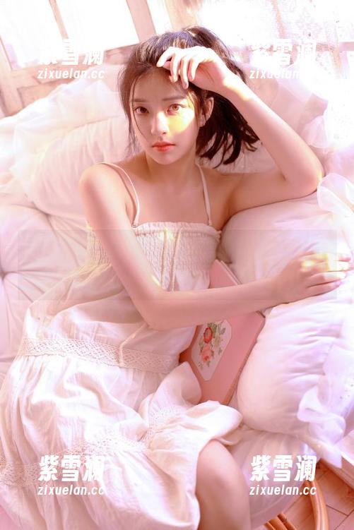 秀人网 – 跟随黄婧GIGI的脚步，花嫁主题图包分享，感受婚礼的浪漫氛围！