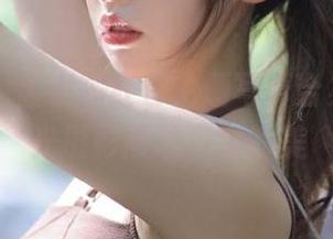 微密圈 – 童小芯红色主题写真合集，无圣光摄影展现真实的美