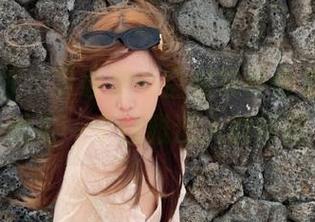 紧急企划 – 下载见希空姐写真合集，捕捉她每一个优雅迷人的瞬间