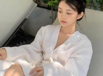 美媛馆 – 在线追踪徐微微mia的美腿摄影作品，捕捉她每一个迷人的瞬间