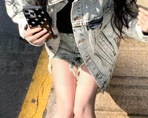美媛馆 – 线上浏览杨晓青儿的JK风格写真，精彩合集展示青春活力与个性魅力