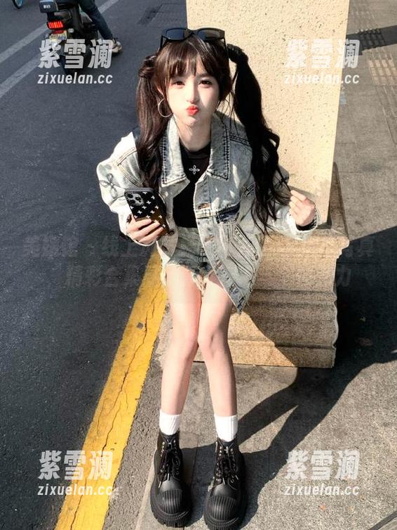 美媛馆 - 线上浏览杨晓青儿的JK风格写真，精彩合集展示青春活力与个性魅力