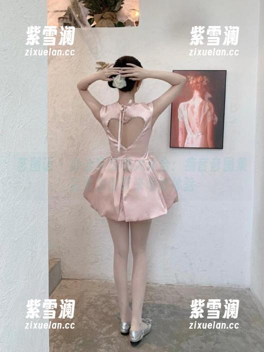 艺图语-痴音音 艺图语 - 办公室惊艳大集合:痴音音图集资源为你带来奇妙体验