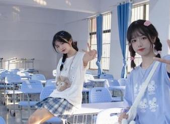 花漾show – 娜露selena的私房户外图包：记录心灵与自然的互动，展示时光流逝中的美丽瞬间