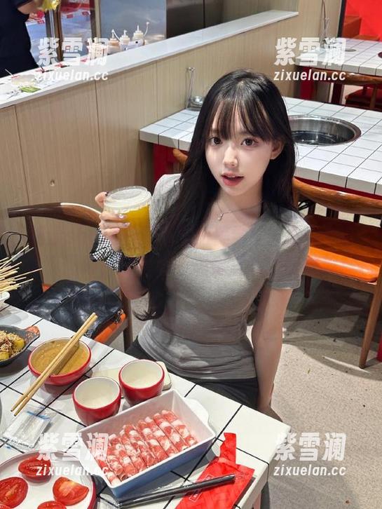 花漾show-玥儿玥er 花漾show - 深邃黑色美学:玥儿玥er的写真图册,你绝对不想错过的黑暗之旅!