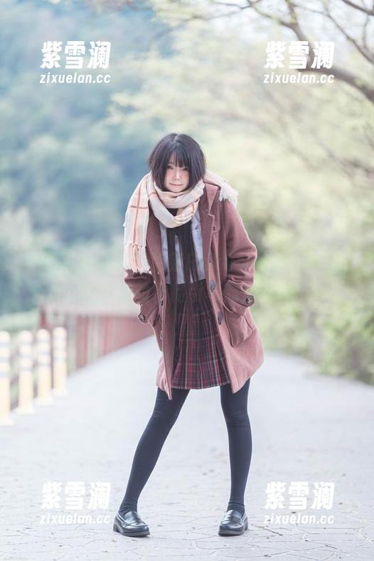 落落Raku 解锁高清世界,落落RakuNightLiLy神待少女的作品引领时尚潮流