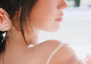 蜜桃社 – 美图追溯：初月内衣写真，透视女性内心的柔情与坚韧之美！