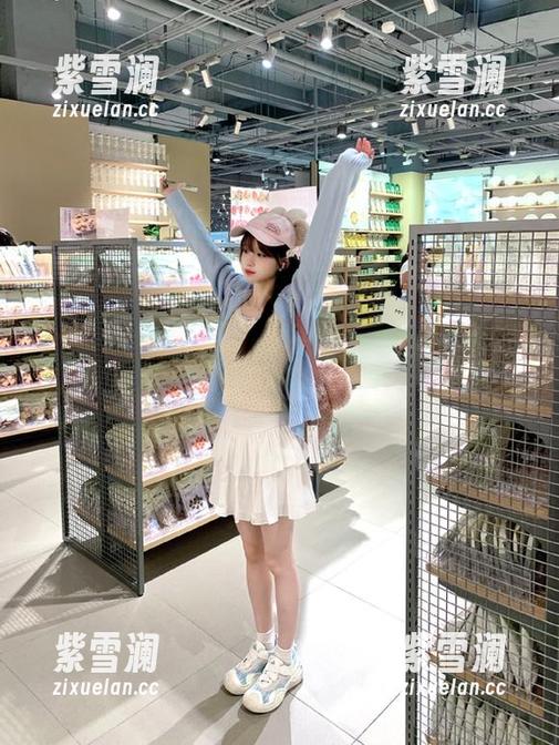 蜜桃社 – 缇娜美Tinami黑色写真图包，绝对让你在观看后舍不得关闭页面！