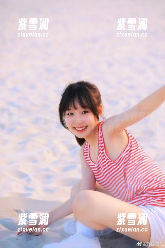 蜜桃社-萌美Moemi 蜜桃社 - 《萌美Moemi护士》高清写真:探索护理工作的美丽与温馨!