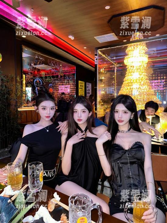 语画界-杨晨晨 语画界 - 青春与职场碰撞,杨晨晨空乘制服高清图集感受别样风情