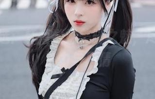 套图精选：轩萧学姐美脚之魅，尽展迷人魅力与风情