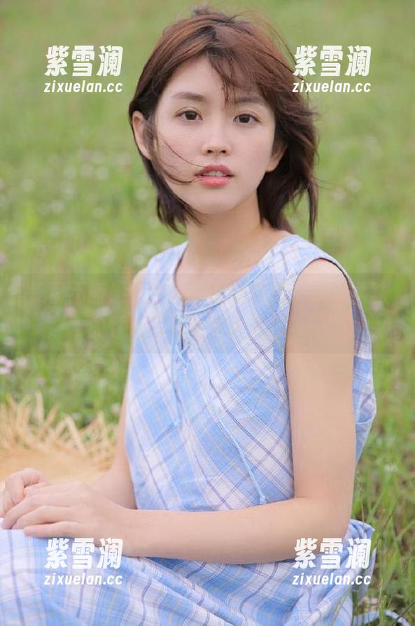 轻兰映画 惊喜不断!轻兰映画最新作品,黑丝学妹的性感写真让你大开眼界!