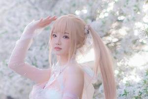 雪晴Astra定制图集，浴室女仆的性感与优雅交融