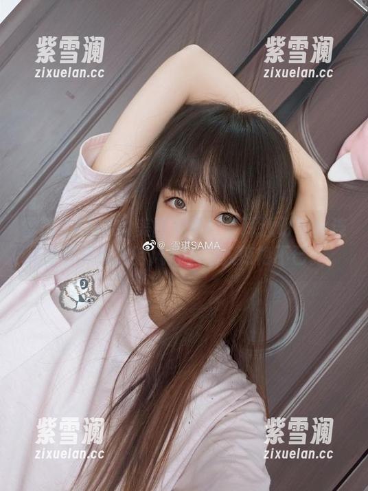 雪琪SAMA的美图更新！兽耳透明黑丝连体衣展现独特风格，令人惊艳不已。