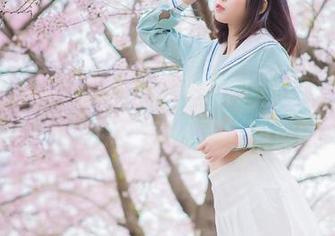 重温雯粥粥i厨娘的精彩瞬间，全套写真和独家原图，让你感受心灵与美食的碰撞。