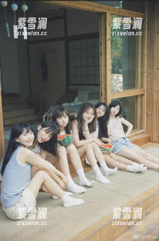 青豆客 - 尤美Yumi学姐写真大揭秘：齐全原图与精选壁纸等你来享