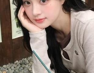 风之领域献上学妹户外黑丝作品资源，尽享魅力瞬间