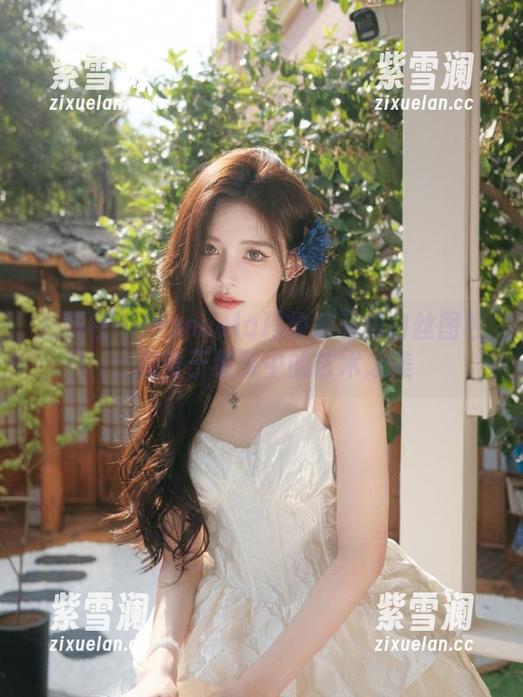 魅妍社-Manuela玛鲁娜 魅妍社 - Manuela玛鲁娜私拍白丝图包:藏匿于细节中的艺术之美
