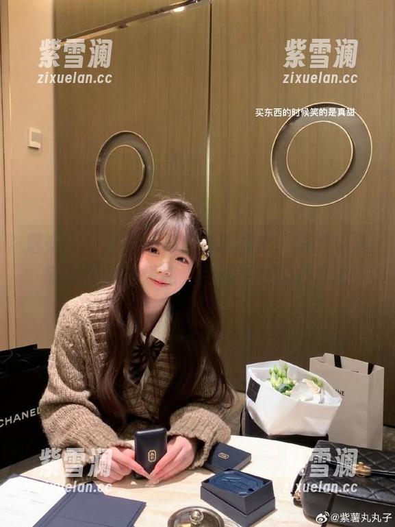 魅妍社-小沫琳 魅妍社 - 小沫琳与白裙的邂逅,写真中蕴藏的故事与情感,尽情释放优雅氛围